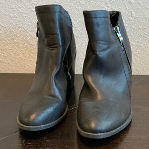 TOP Moda Black Ankle Booties Size 9